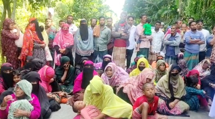 সাগরে নিখোঁজ ১৩ জেলেকে উদ্ধারের দাবিতে স্বজনদের সড়ক অবরোধ